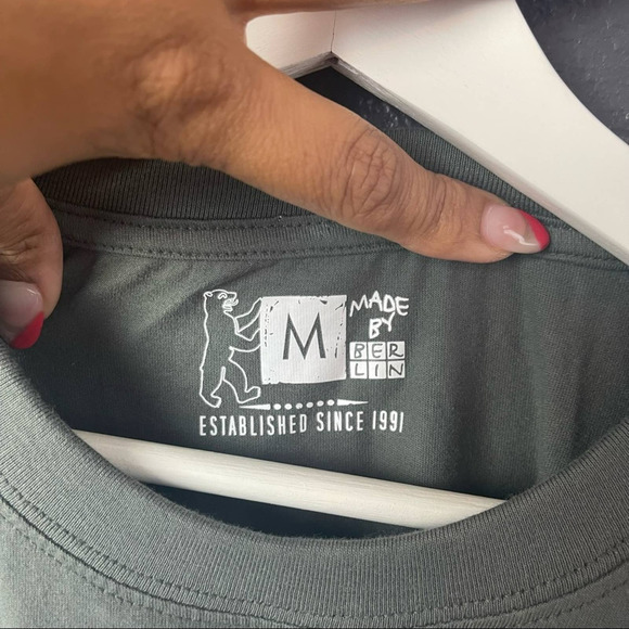 Berlin The Wall 1961-1989 Vinyl and Cloth Graphics T-Shirt Men's Size Medium - Picture 5 of 7